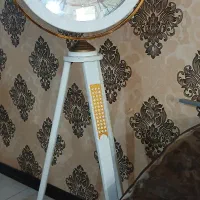ساعت سه پایه ایستاده سفیدرنگ
