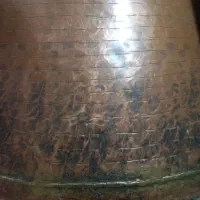 دیگ مسی قدیم درج یک کم کار قدیم|کلکسیون اشیاء عتیقه|نهاوند, |دیوار