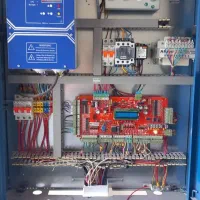 سرویسکار و تعمیرمار اسانسور