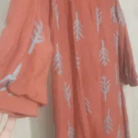 تعدادی لباس نو