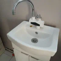 روشویی آبگرمکن دار