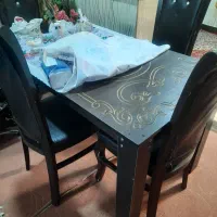 میز نهار خوری چوبی چهارنفره
