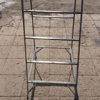 چهارپایه آهنی