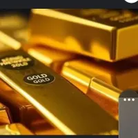 یک عدد دستبند النگویی طلا.
