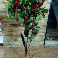 گل و گلدان پایه دار فلزی|گل مصنوعی|قدس, شهرقدس|دیوار