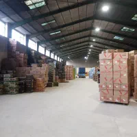 کار در انبار کفش و دمپایی