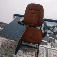 صندلی ابریشمی دانشجویی