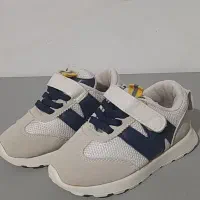 دوجفت کتونی بچگانه درحد نو خیلی کم استفاده شده