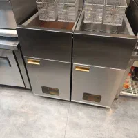 کلیه لوازم فست فود نو یکجا به فروش میرسد