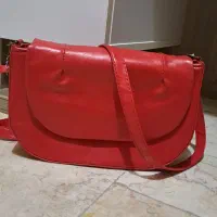 کیف قرمز