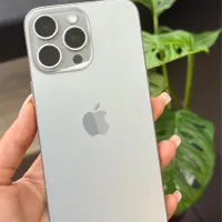 اپل iPhone 15 Pro Max با حافظهٔ ۲۵۶ گیگابایت