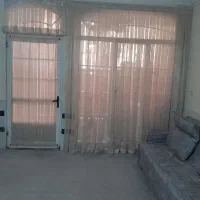 پرده تمیز بدون پارگی یا زدگی