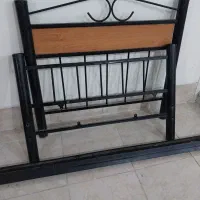 تخت فرفورژه در حد نو|تخت و سرویس خواب|شیراز, شریف‌آباد|دیوار