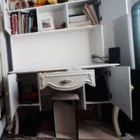 میز کامپیوتر و جای کتابی