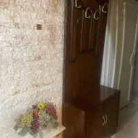 کمد چوبی و جاکفشی