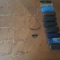 تعدادی عینک طبی و آفتابی