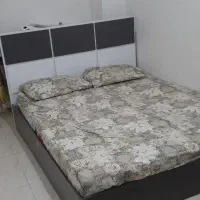 سرویس تخت و تشک و میز آرایش و پاتختی