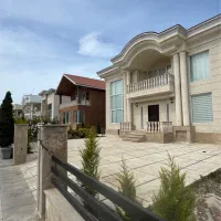 ۳ ویلا ۳۰۰ متری شهرکی بینظیر با دسترسی عالی سنددار