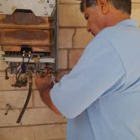سرویس تعمیر پکیج آبگرمکن مخزنی و بوتان و تصفیه آب|آبگرمکن، پکیج، شوفاژ|شیراز, زرهی|دیوار