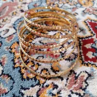 شش عدد النگو طلای روس .یک عدد پلاک زنجیر