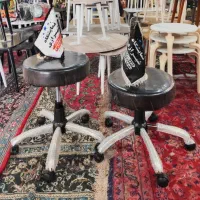 صندلی جک دار و چرخ دار استادکارو پزشکی و آرایشگاه