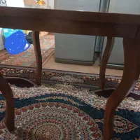 میز عسلی سایز متوسط، تقریبابزرگ