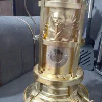 چراغ نفتی نو و ترازو آشپزخانه