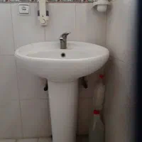 روشویی به همراه شیر اهرمی کاملاً سالم