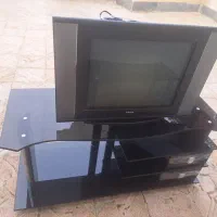 تلویزیون و میز تلویزیون