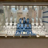 طراحی و اجرای انواع ویترین طلاو جواهر فروشی|فروشگاه و مغازه|باغستان, |دیوار