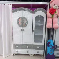 ست تخت خواب و کمد و ویترین