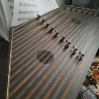 سنتور سه مهر ویژه موسوی در حد نوب همراه میز|سازهای سنتی|تهران, هاشمآباد|دیوار