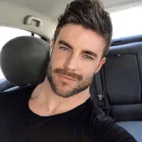 مدل برای پروژه عکاسی