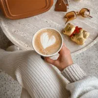 باریستا شیفت صبح و عصر خانم با حقوق بالا