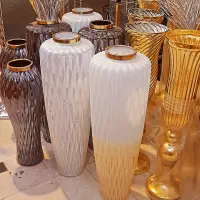 گلدان های ۸۰ سانتی کنار سالنی اک