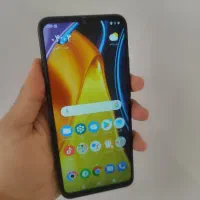 گوشی پوکوc40