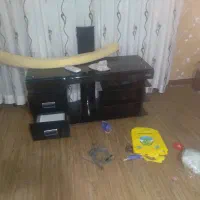 میز تلویزیون شیشه ای