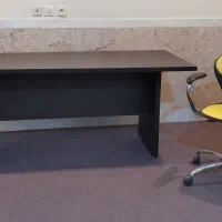 میز کنفرانس شش نفره