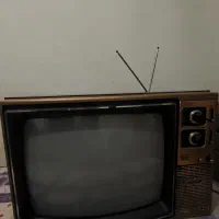 تلوزیون قدیمی سیاسفید