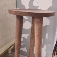 پایه گلدان چوبی بلند|گل و گیاه طبیعی|ورامین, ورامین|دیوار