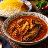 استخدام نیروی خانم برای بسته بندی غذا در رستوران