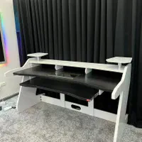 میز استودیو مدل ویونا دو رنگ گیمینگ