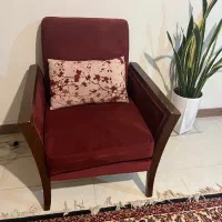 مبل ومیز ناهارخوری گرد و سه عدد صندلی|مبلمان خانگی و میز عسلی|تهران, سردارجنگل|دیوار