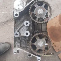 شاگرد میکانیک دست به اچار