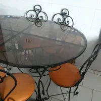 میز ناهار خوری ۶نفره فرفوژه تمیز درحد نو