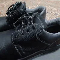 کفش کار کلار|کیف، کفش، کمربند|قم, قلعه کامکار|دیوار