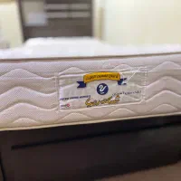 تخت چوبی