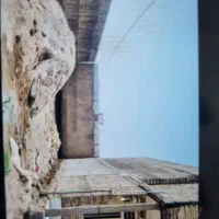 زمین ۲۰۰ متری