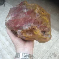 گوهر عقیق آتشین سرخوصندوق زرین