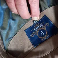 بارانی|لباس|رشت, حمیدیان|دیوار